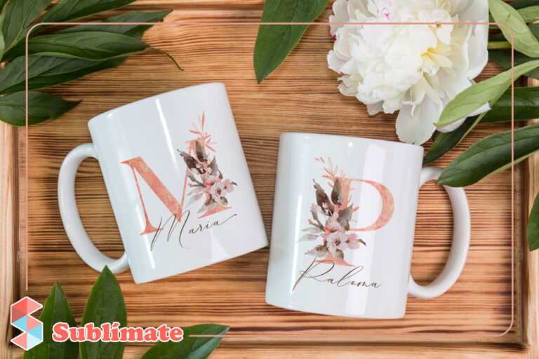 Taza personalizada con Inicial de flores rosa y Nombre para Bautizo y Primera Comunion
