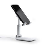 Soporte con cargador inalámbrico de bambú 2