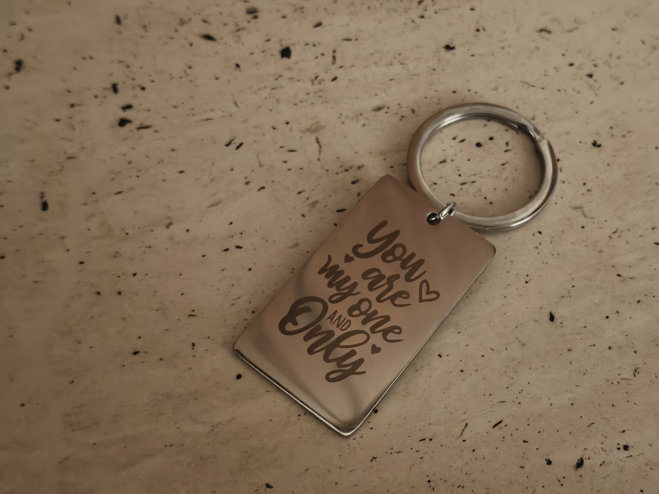 Llavero de metal personalizado con láser 2